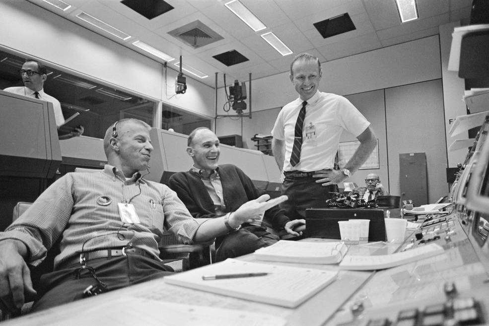 apollo_12_mcc_fd2_weitz_mattingly_carr_nov_15_1969