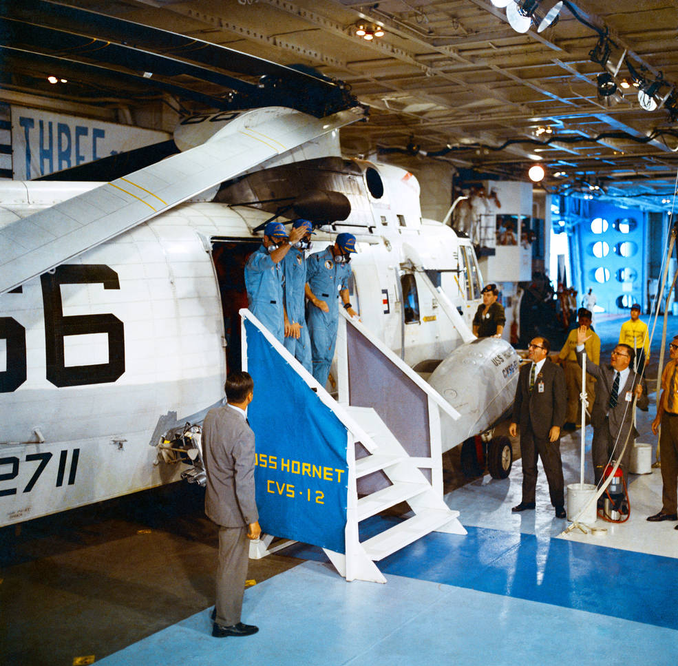 apollo_12_recovery_uss_hornet_nov_24_1969