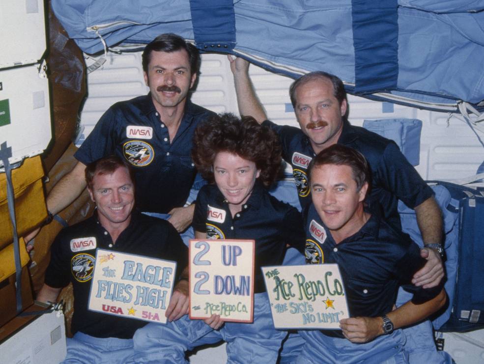 sts_51a_inflight_crew_photo