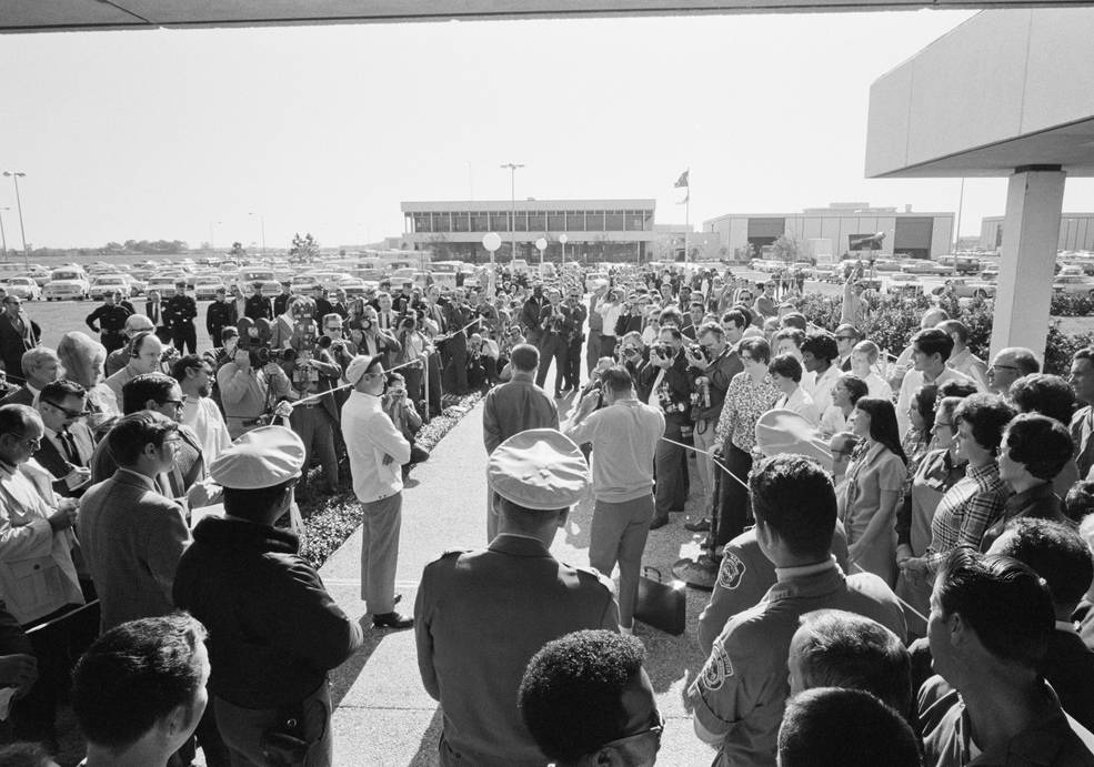 apollo_12_crew_leaves_lrl_dec_10_1969