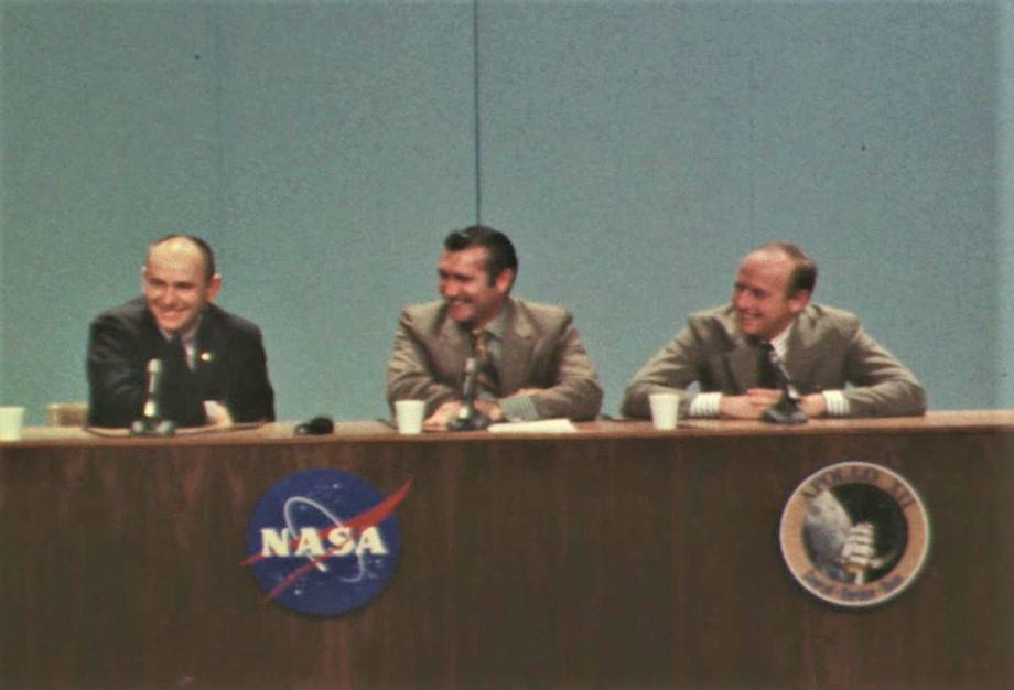 apollo_12_crew_postflight_press_conference_dec_12_1969