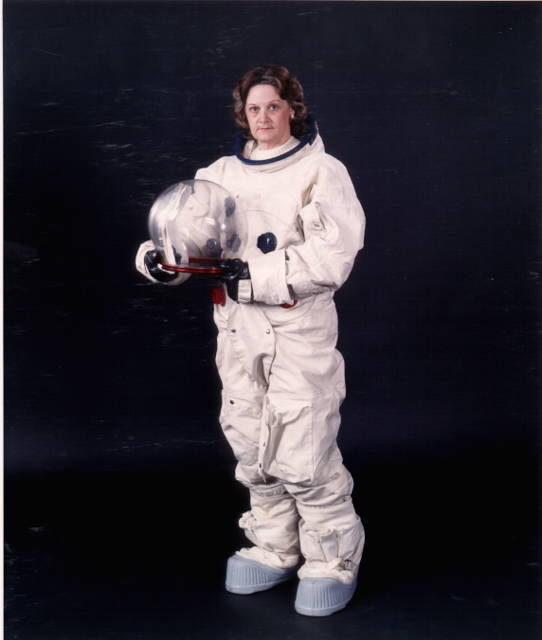 apollo_spacesuit_mockup