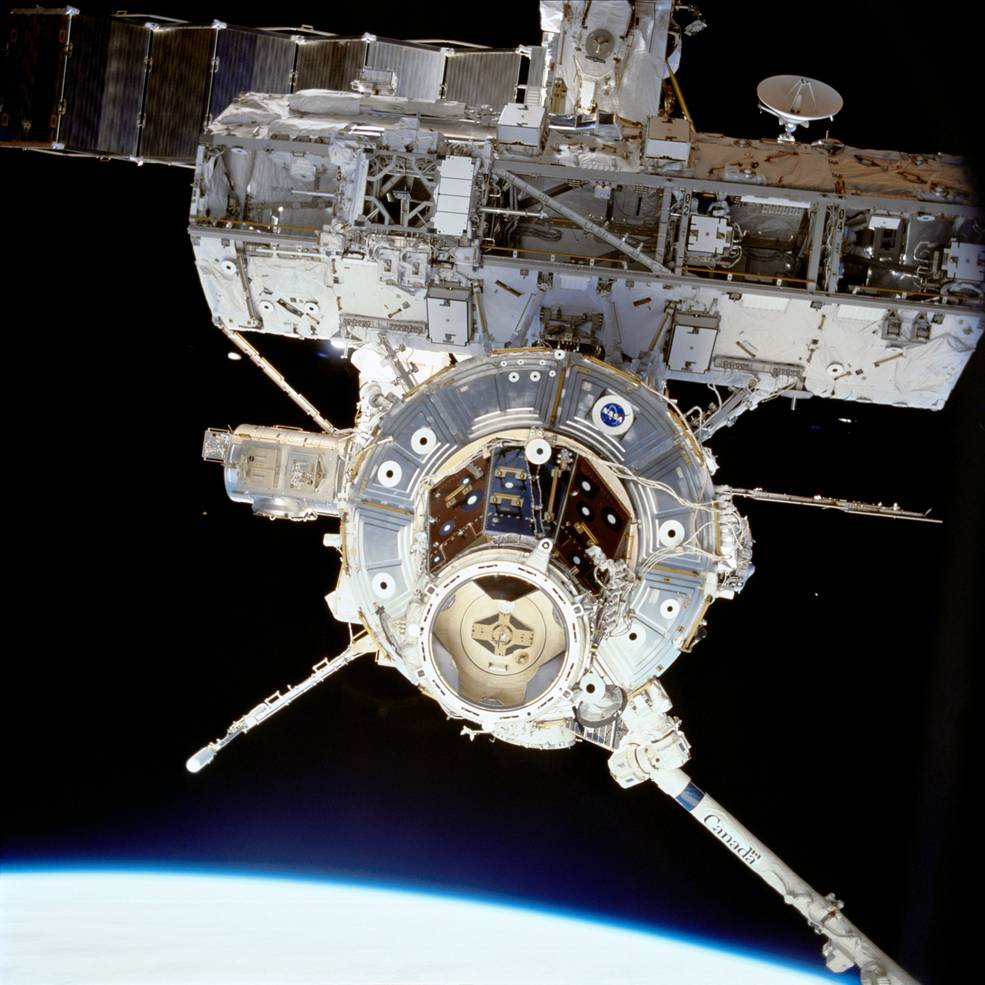 iss_s0_truss_mounted_sts_110_sts110-714-018