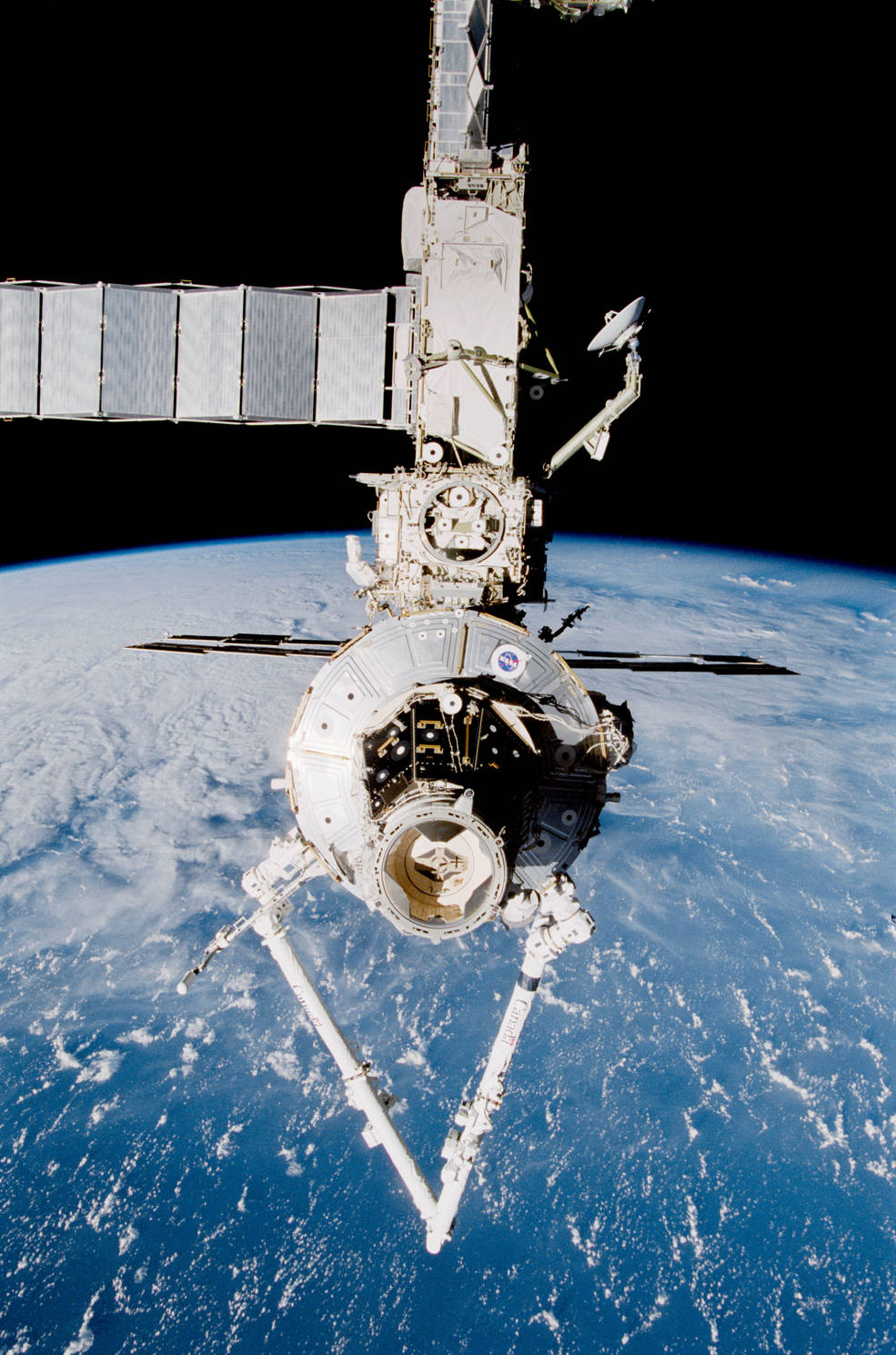 iss_with_addition_of_canadarm2_during_sts_100_sts100-334-009