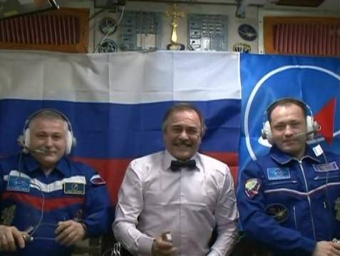 iss20th_birthdays_vinogradov_exp_36_from_video