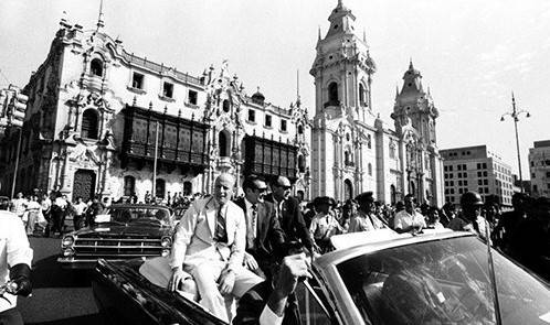 apollo_12_world_tour_lima_4