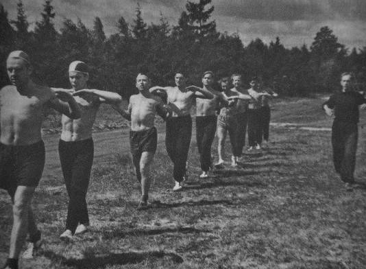cosmonaut_group_1_physical_training_1960_cropped