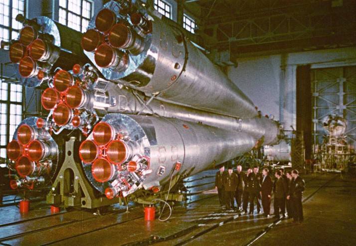 cosmonaut_group_1_vanguard_6_w_vostok_rocket_mar_1961