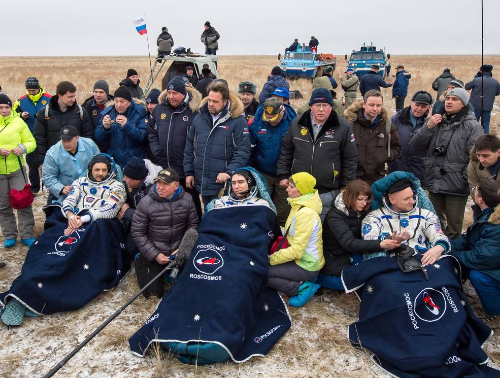 korniyenko_and_kelly_at_landing