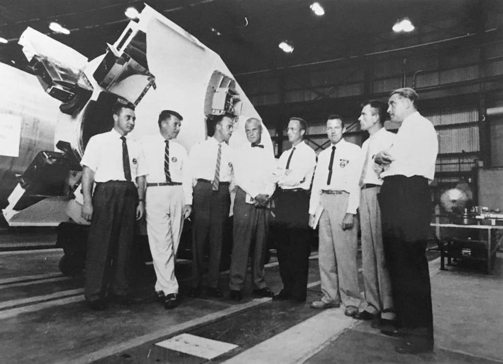 mercury_7_astronauts_with_vonbraun_at_abma_jun_1959