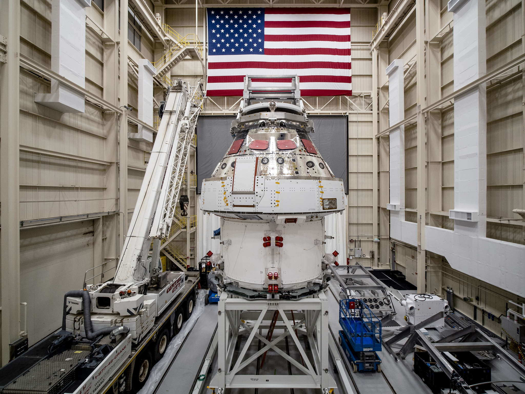 NASA’s Orion spacecraft for the Artemis I mission was lifted into a thermal cage on December 2, 2020.