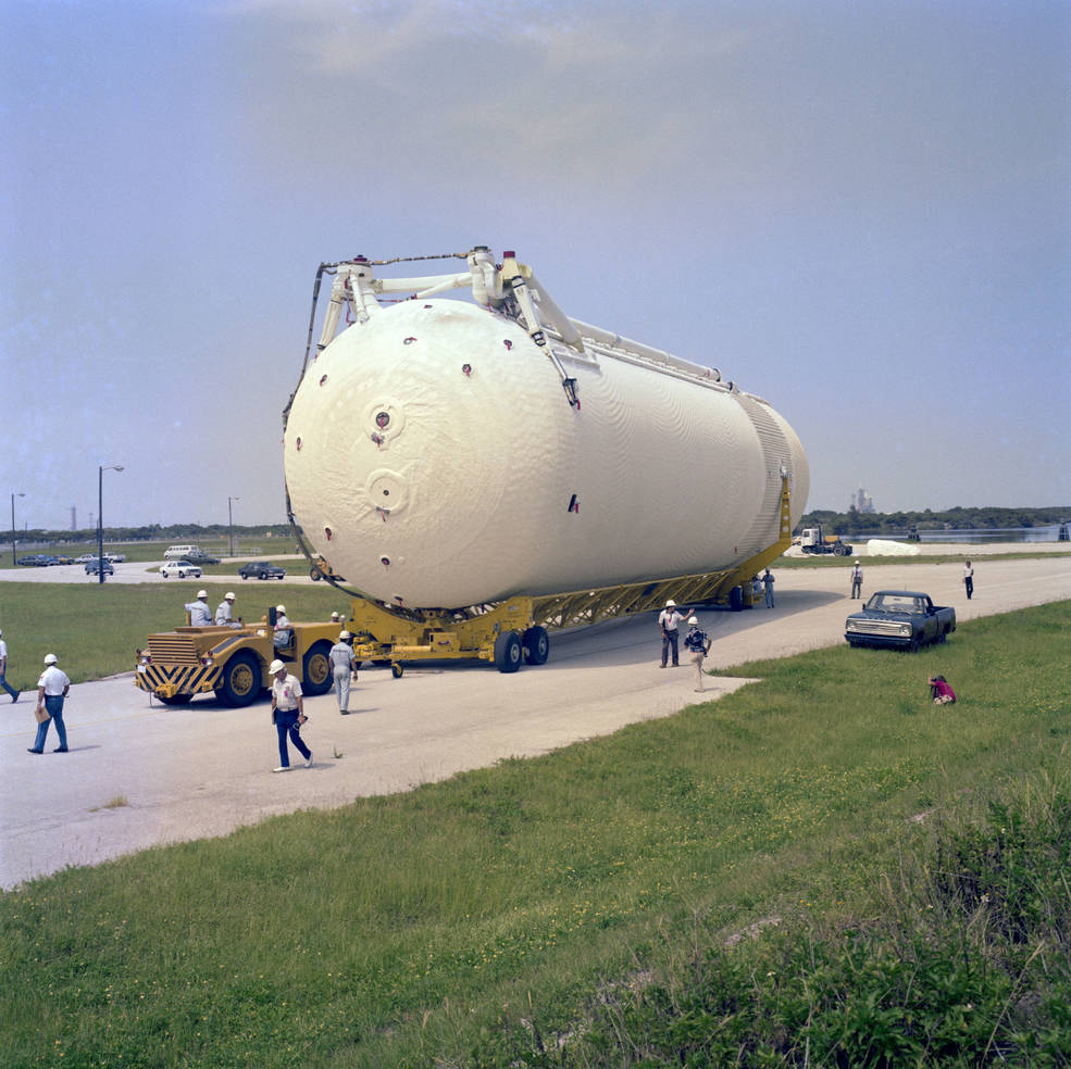 sts_1_et_arrival_at_ksc_jul_1979