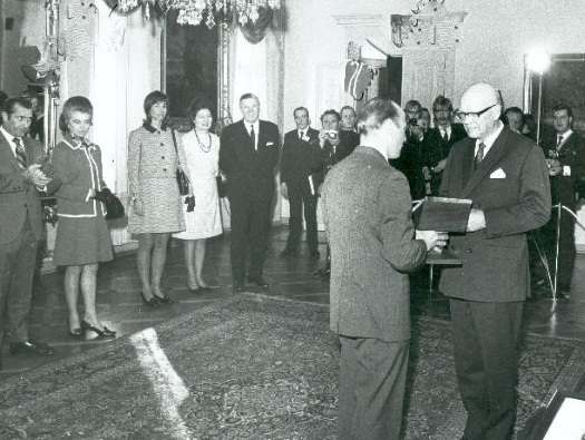 apollo_12_world_tour_tunis_president_bourguiba