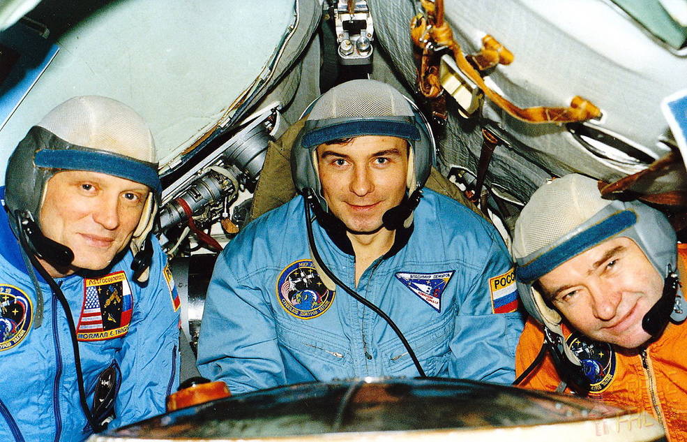 mir_18_crew_in_soyuz_training