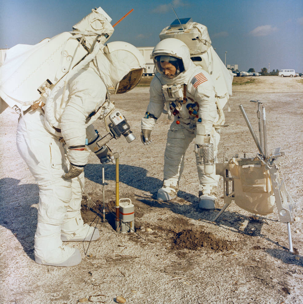 apollo_13_eva2_sim_apr_4_1970