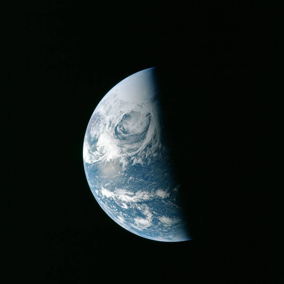 apollo_13_hires_earth_sequence_2