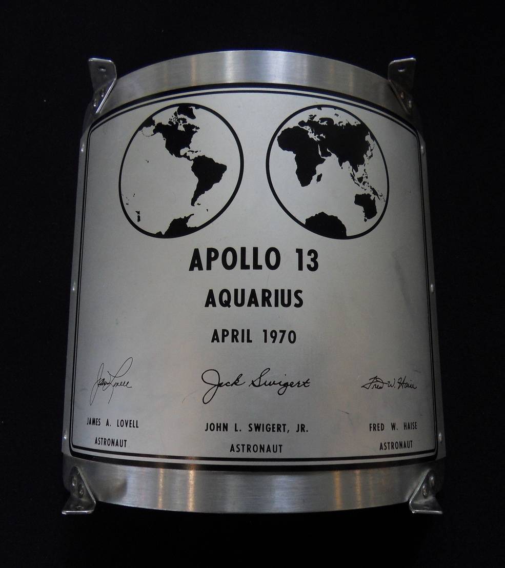 apollo_13_updated_plaque