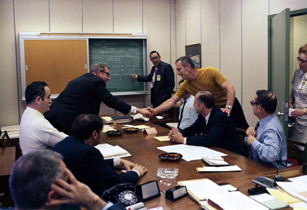 as13-547_70pc-82_nasa_mgmt_meet_measles_ksc