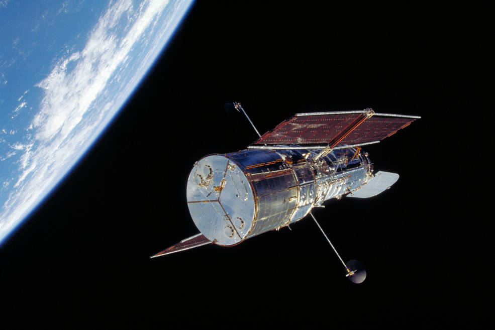 hubble_sts_103_hubble_after_release