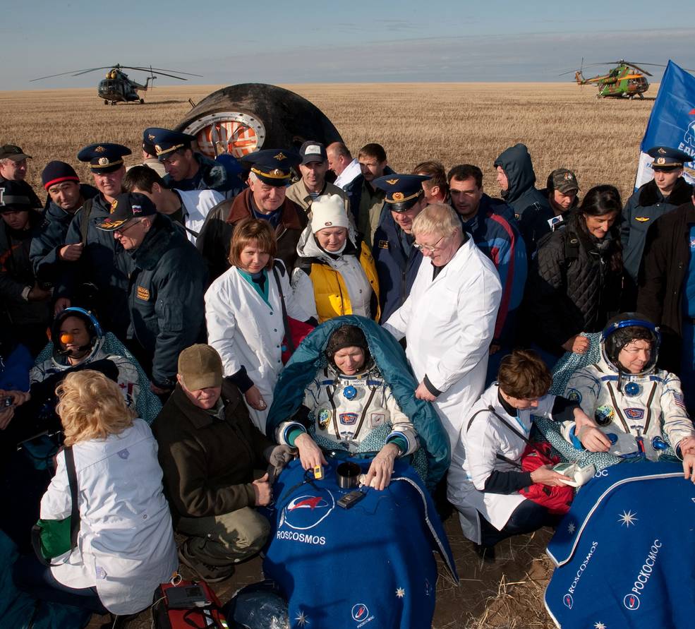 iss20_sfp_laliberte_at_landing_w_padalka_and_barrett