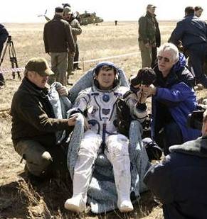 iss20_sfp_simony_shortly_after_landing