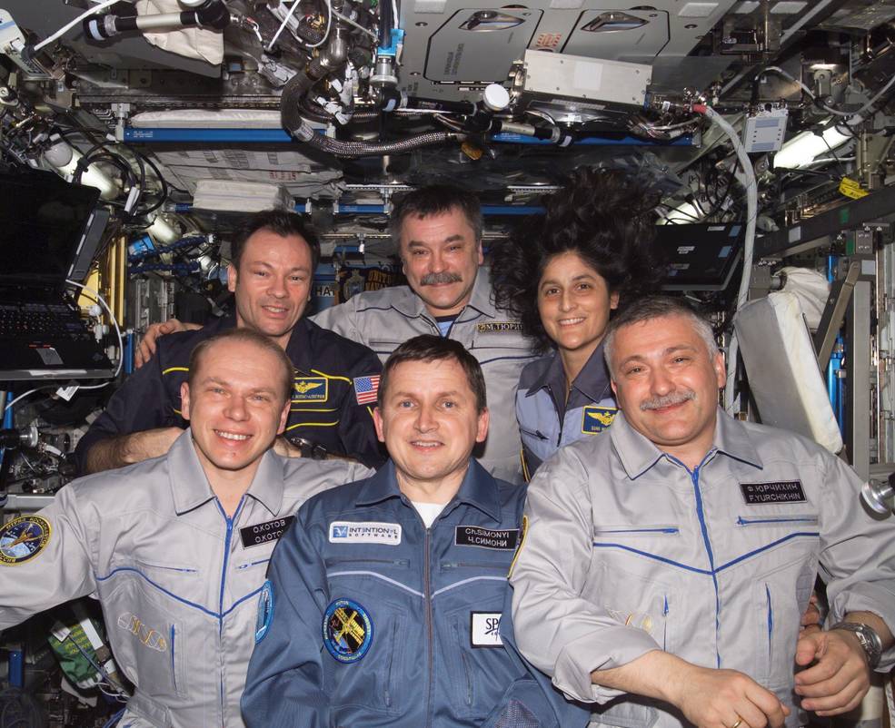 iss20_sfp_simonyi_w_exp_14_and_15_crews_on_iss