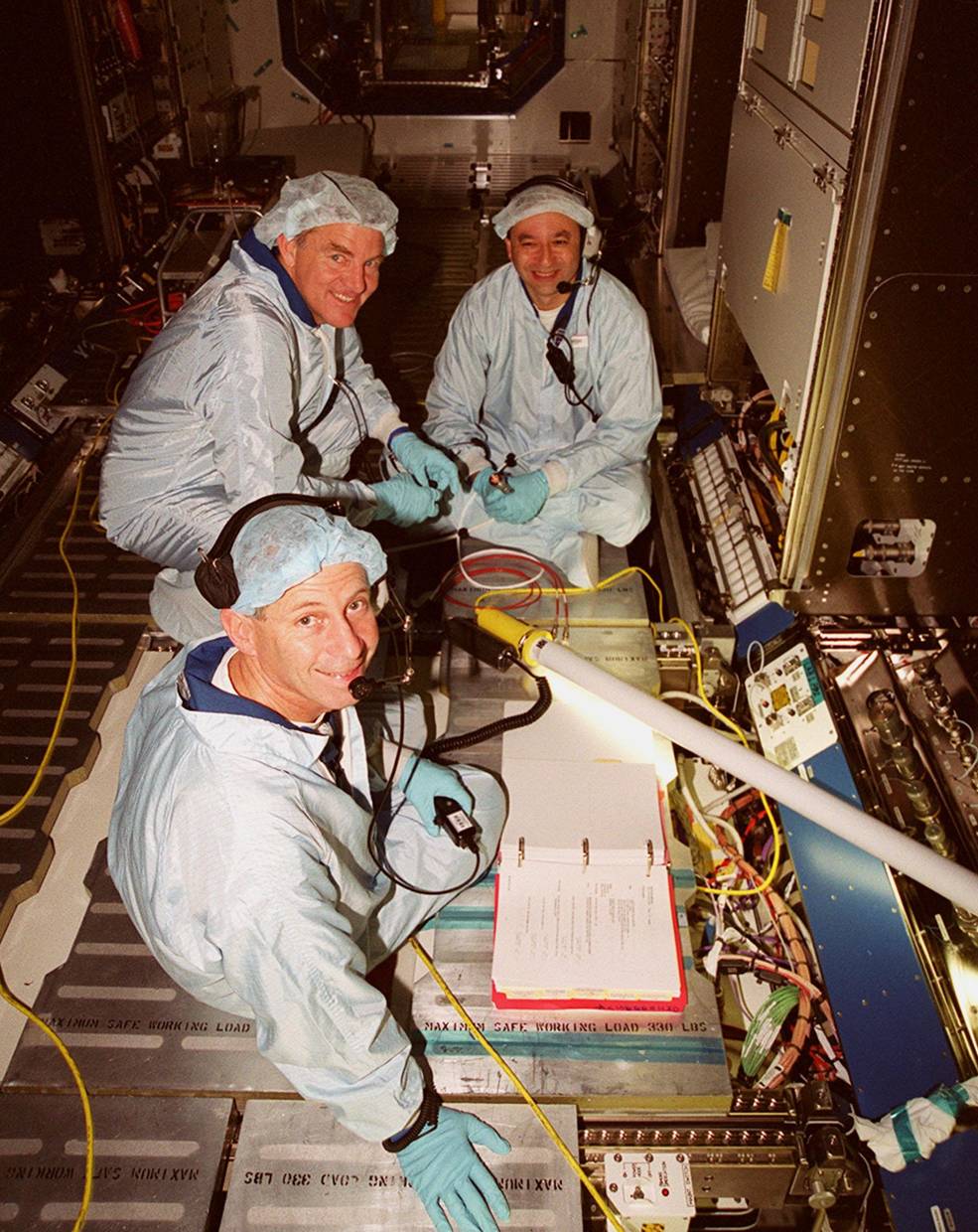 iss_meit_ksc_voss_polansky_cockrell_in_lab_feb_2000