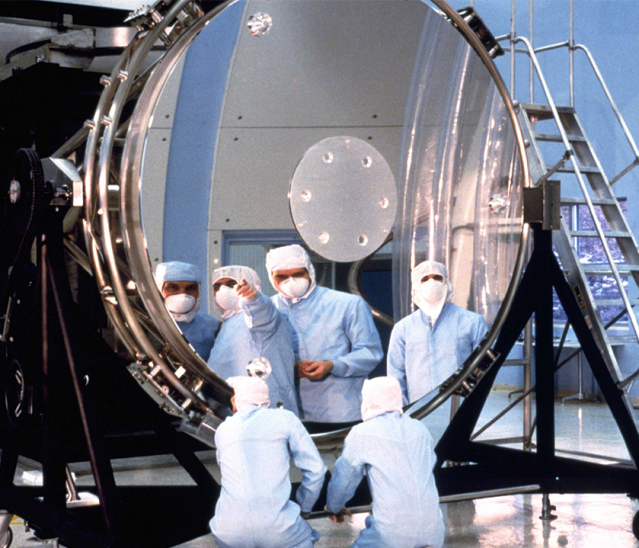 working_on_hubble_mirror_1990