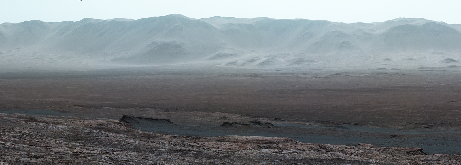 interior and rim of Gale Crater