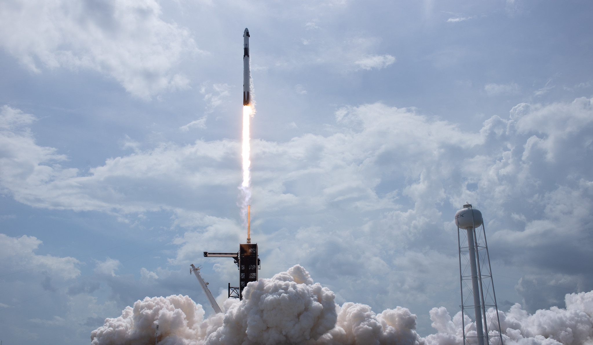 Rocket-Landing Site, Next Dragon Spacecraft Star in SpaceX Photos