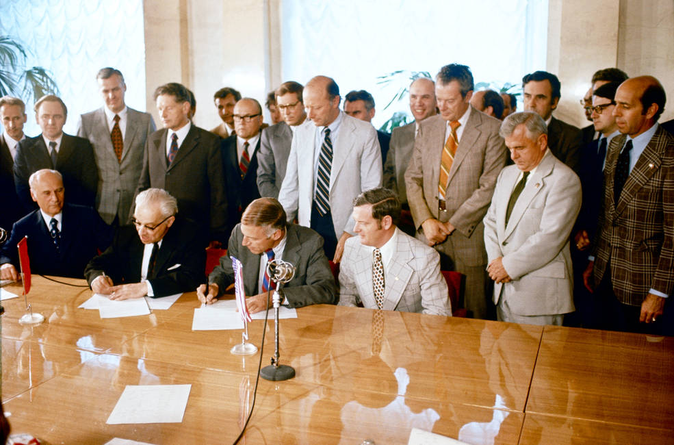 frr_signing_may_22_1975