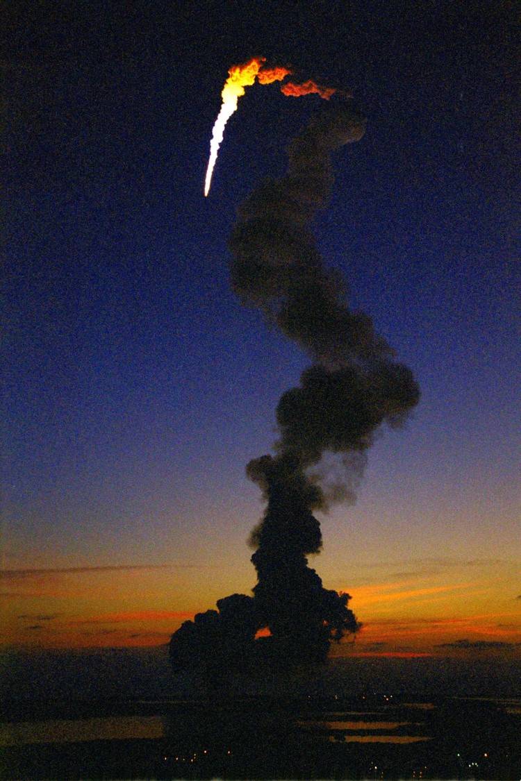 iss20_sts_101_launch_compressed