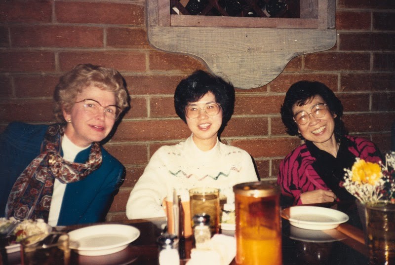 Socializing over lunch. From left to right, Barbara Paulson, Vickie Wang and Helen Ling. 