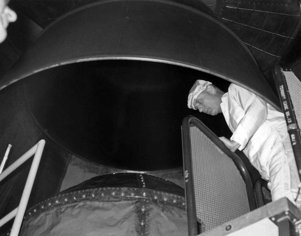 astp-694_75pc-304_stafford_inspects_docking_module_at_pad_39b_6.10.75