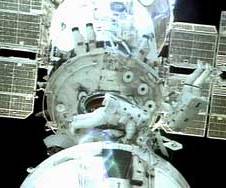 iss20_iss_evas_sts_106_malenchenko_lu_install_cables_bet_zvezda_and_zarya