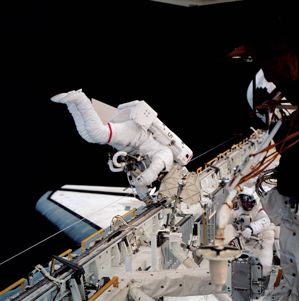 iss20_iss_evas_sts_86_eva