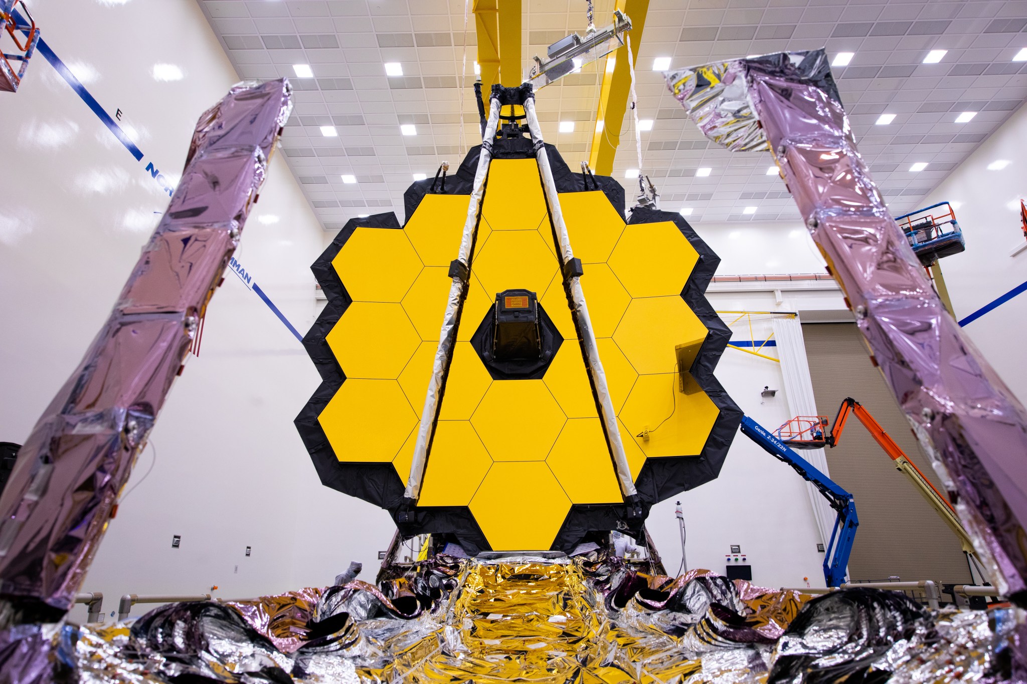 The fully assembled James Webb Space Telescope with its sunshield and unitized pallet structures 