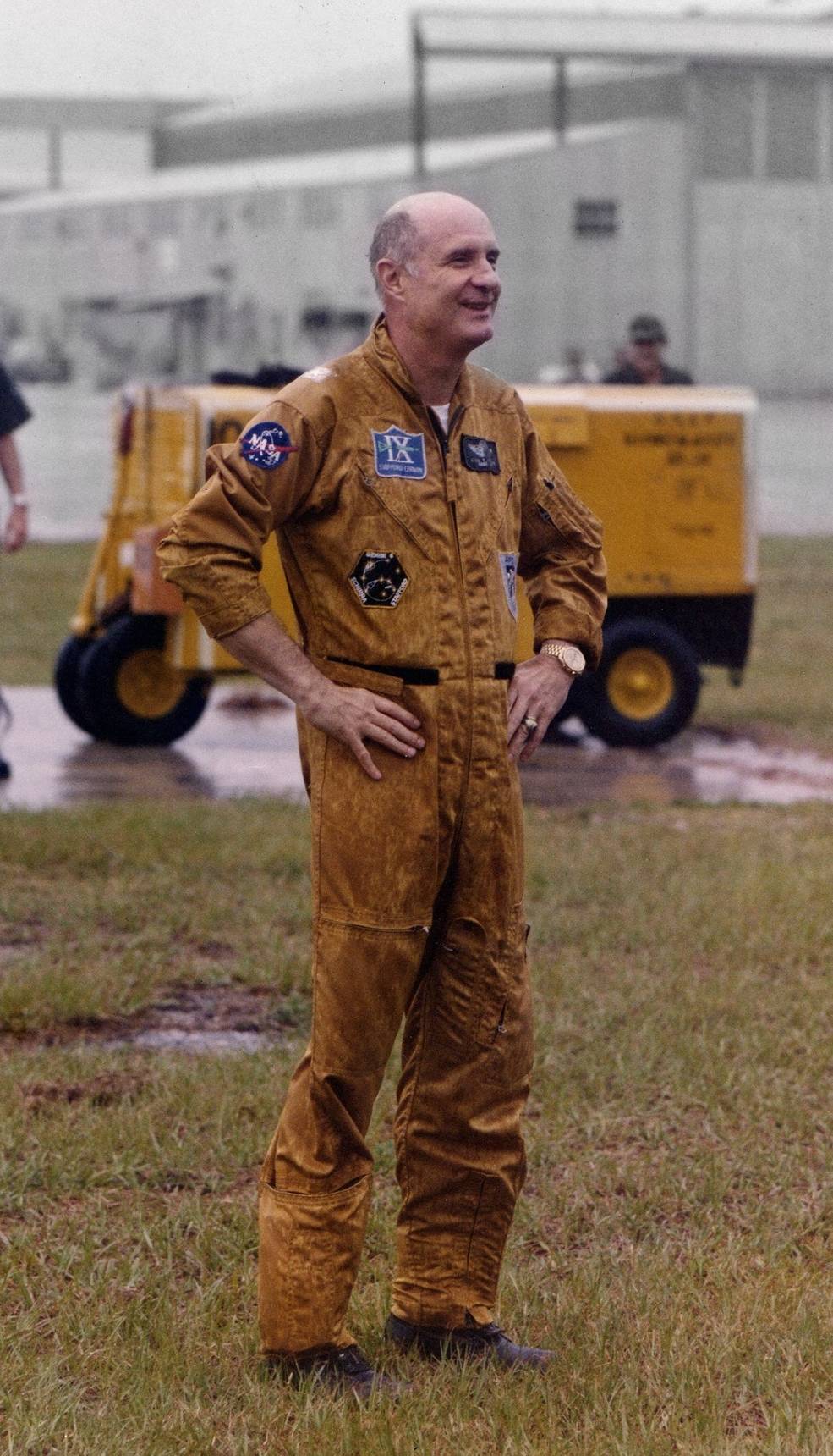 astp-833_usciak_stafford_arrives_at_pafb_7.12.75