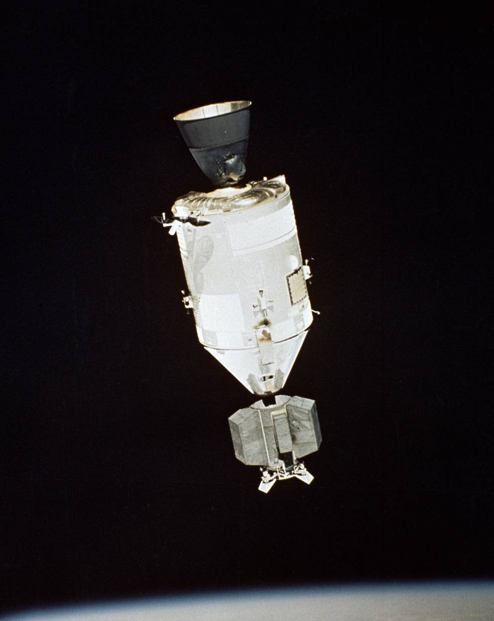 astp_docking_apollo_from_soyuz