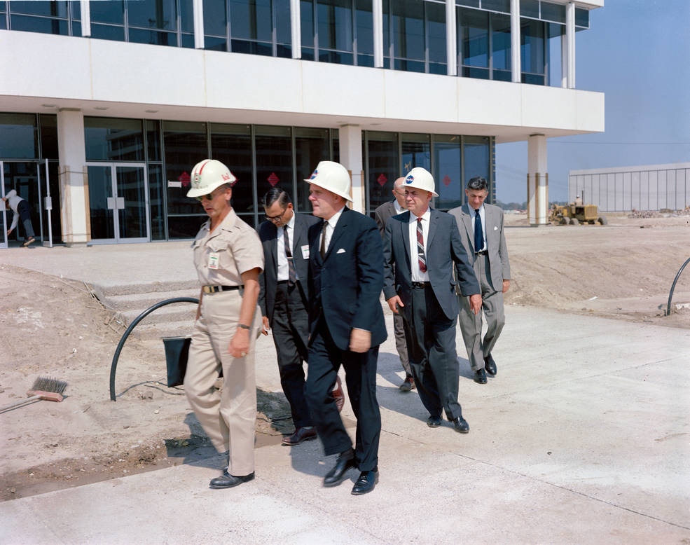 gilruth_and_webb_touring_msc_under_construction_sep_1_1963