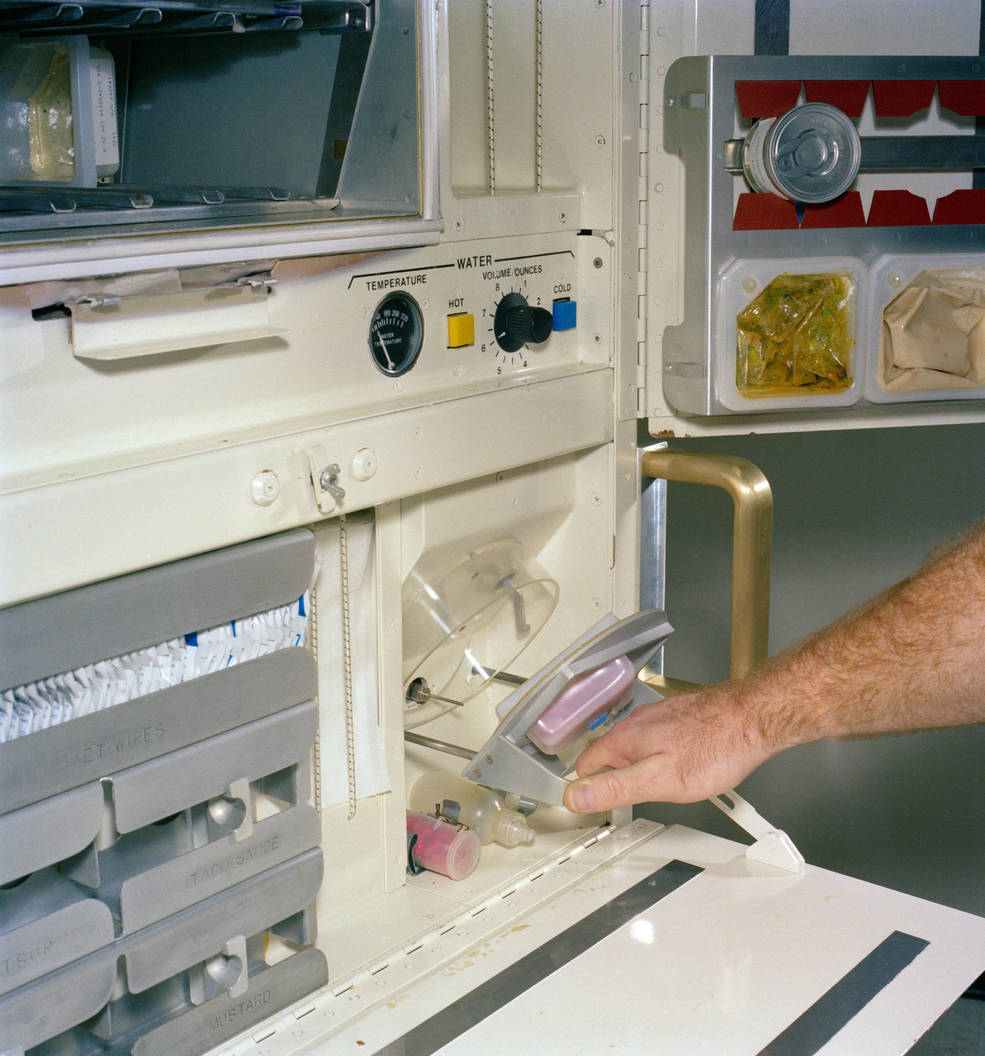 shuttle_galley