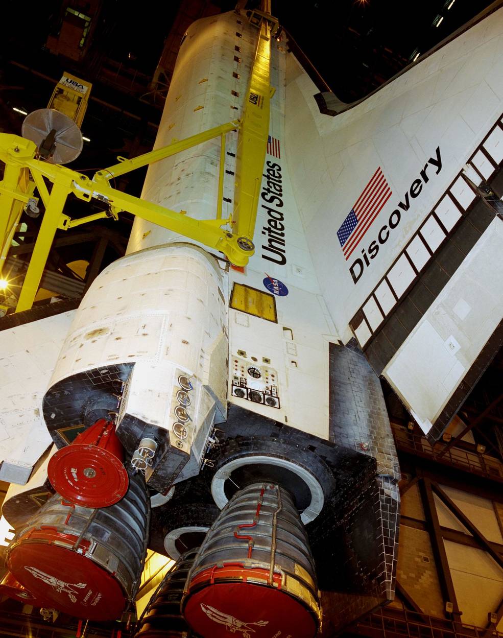 sts_92_discovery_mating_w_et_srbs_aug_23_2000