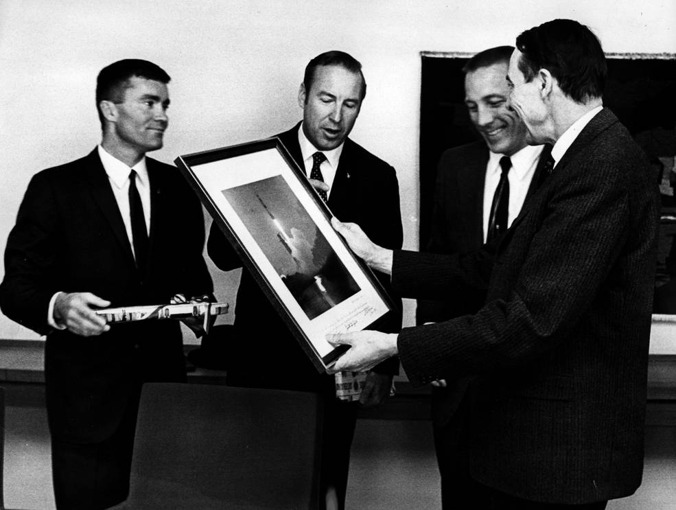 apollo_13_european_tour_bern_w_president_tschudi