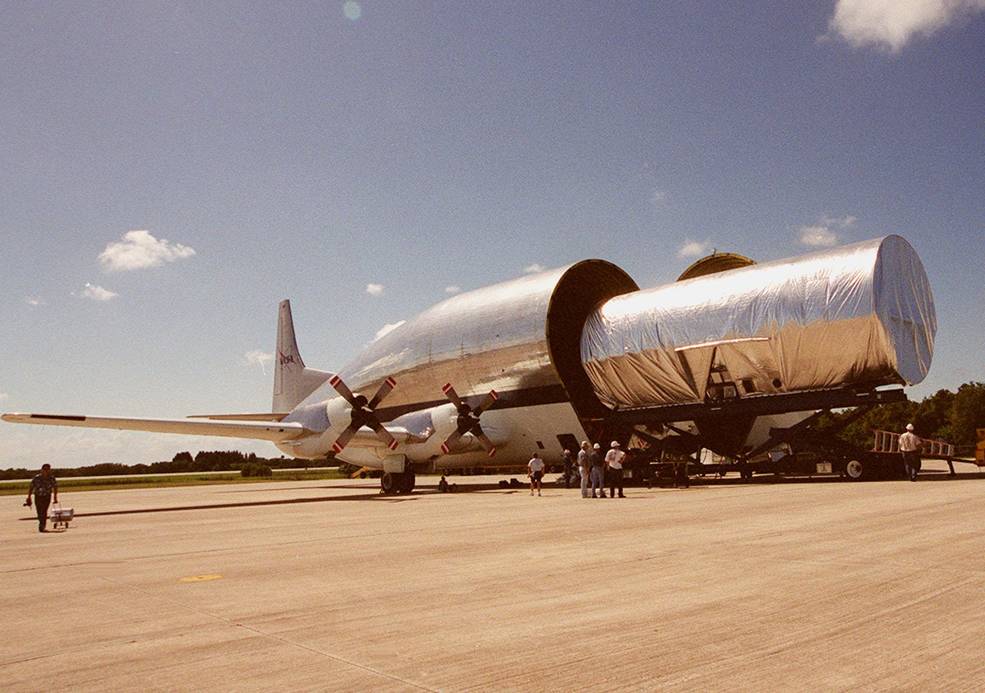 joint_airlock_module_arrives_ksc_sep_12_2000