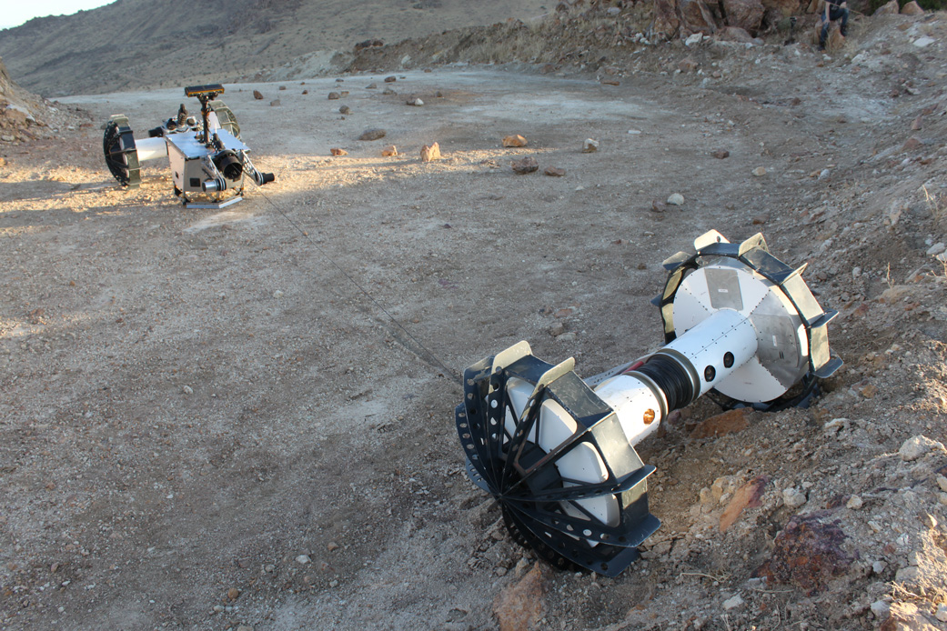 DuAxel rover separating into two single-axles robots