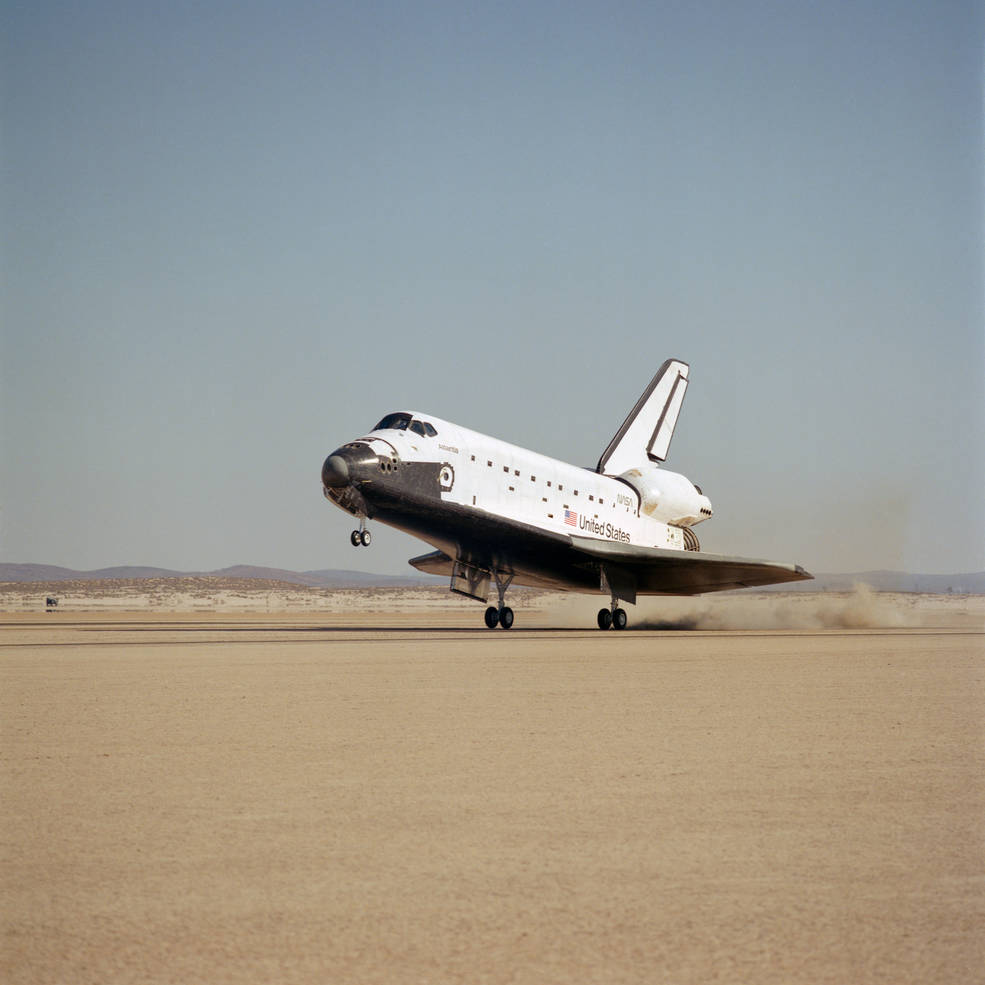 sts_51j_landing_s85-41802