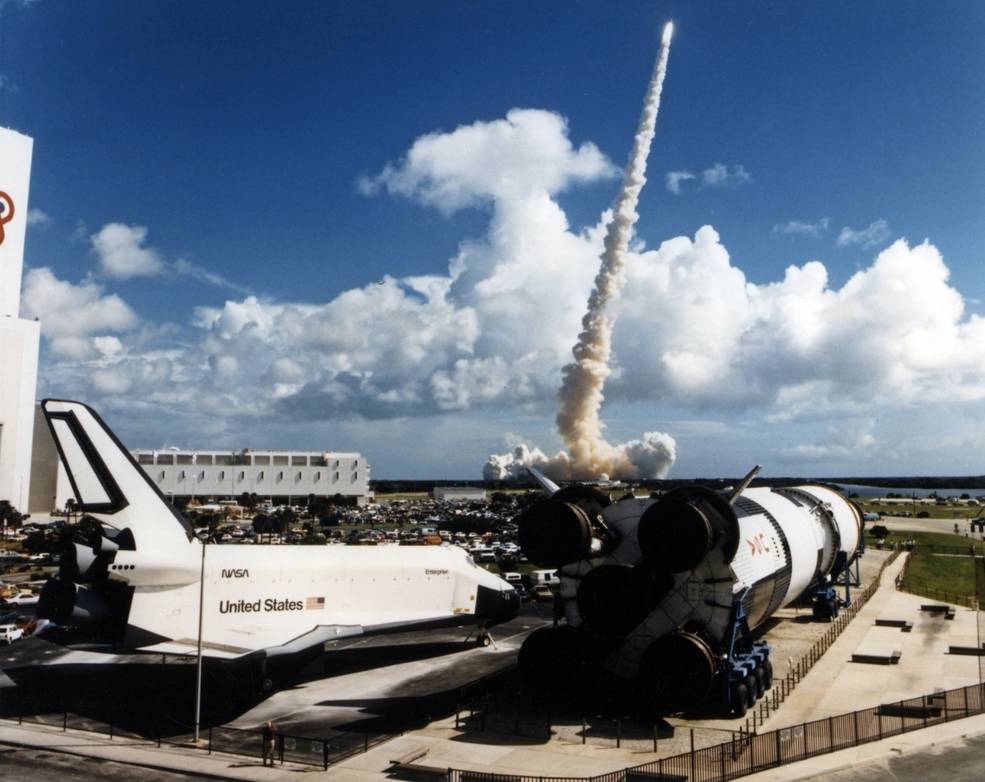 sts_51j_launch_w_enterprise_and_saturn_v_51-j_clip_084