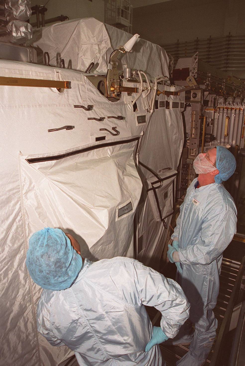 sys-97_noriega_tanner_examine_p6_ksc_oct_26_2000