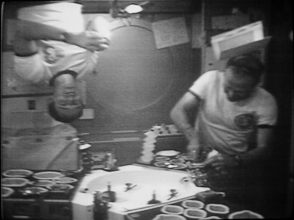 skylab_4_eating_s73-37650