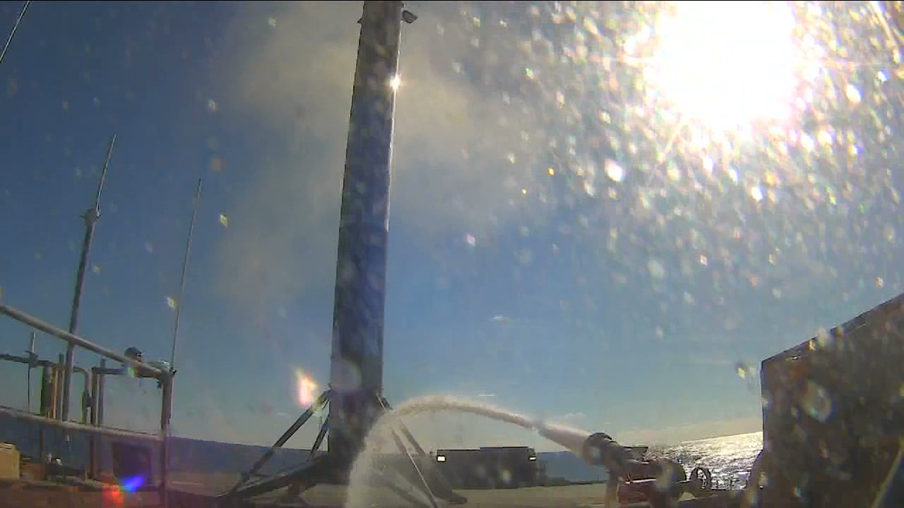 CRS-21 first stage landing